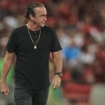 Athletico-PR negocia contratação de técnico Cuca