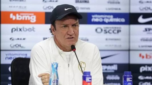 Cuca foi bombardeado com perguntas sobre a condenação por estupro na Suíça