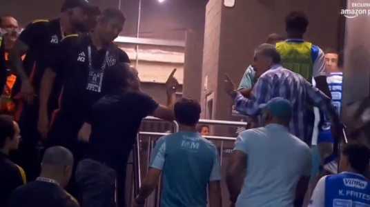 Cuca em discussão com Paulo Pelaipe na Arena MRV após Atlético 0 x 2 Cruzeiro
