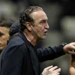 Atlético x Flamengo: titular sente dores no aquecimento, e Cuca muda escalação