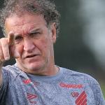 Athletico-PR anuncia saída de técnico Cuca