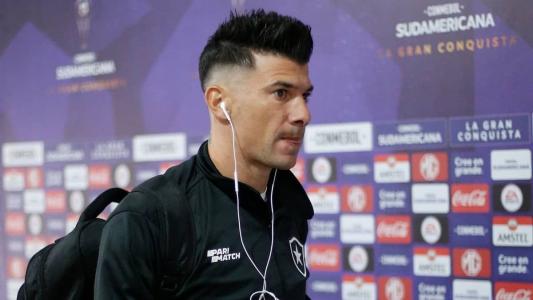 Cuesta será titular na partida entre Botafogo e Patronato
