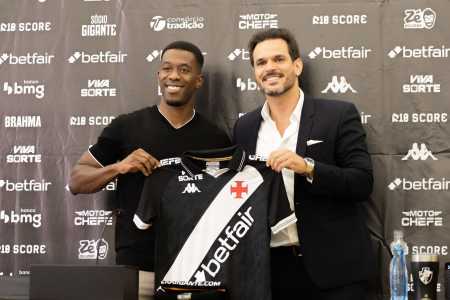 Cuesta foi apresentado oficialmente como novo reforço do Vasco