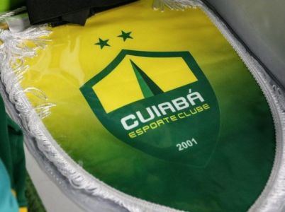 Flâmula do Cuiabá no vestiário para jogo da Série B de 2025