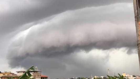 Cumulus Nimbus foi vista no céu da Grande BH antes de chuva nesta sexta
