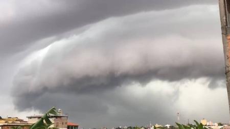 Cumulus Nimbus foi vista no céu da Grande BH antes de chuva nesta sexta