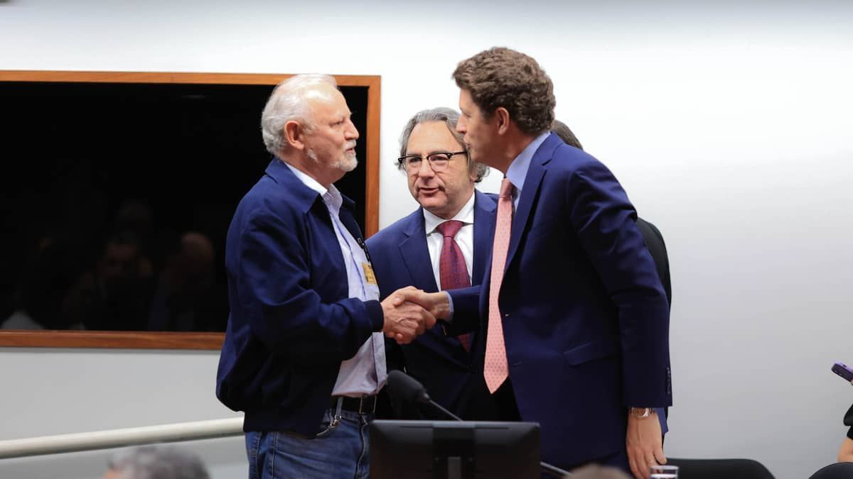 Cúpula da CPI do MST cancela reunião final para votar relatório de Salles e pede nova prorrogação a Lira