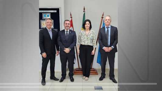 Cúpula da PF visita delegado baleado na cabeça em São Paulo.