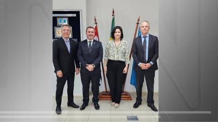 Cúpula da PF visita delegado baleado na cabeça em São Paulo.