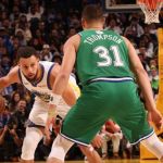 Warriors vencem Mavs no Natal da NBA em jogo marcado por nova lesão de Davis
