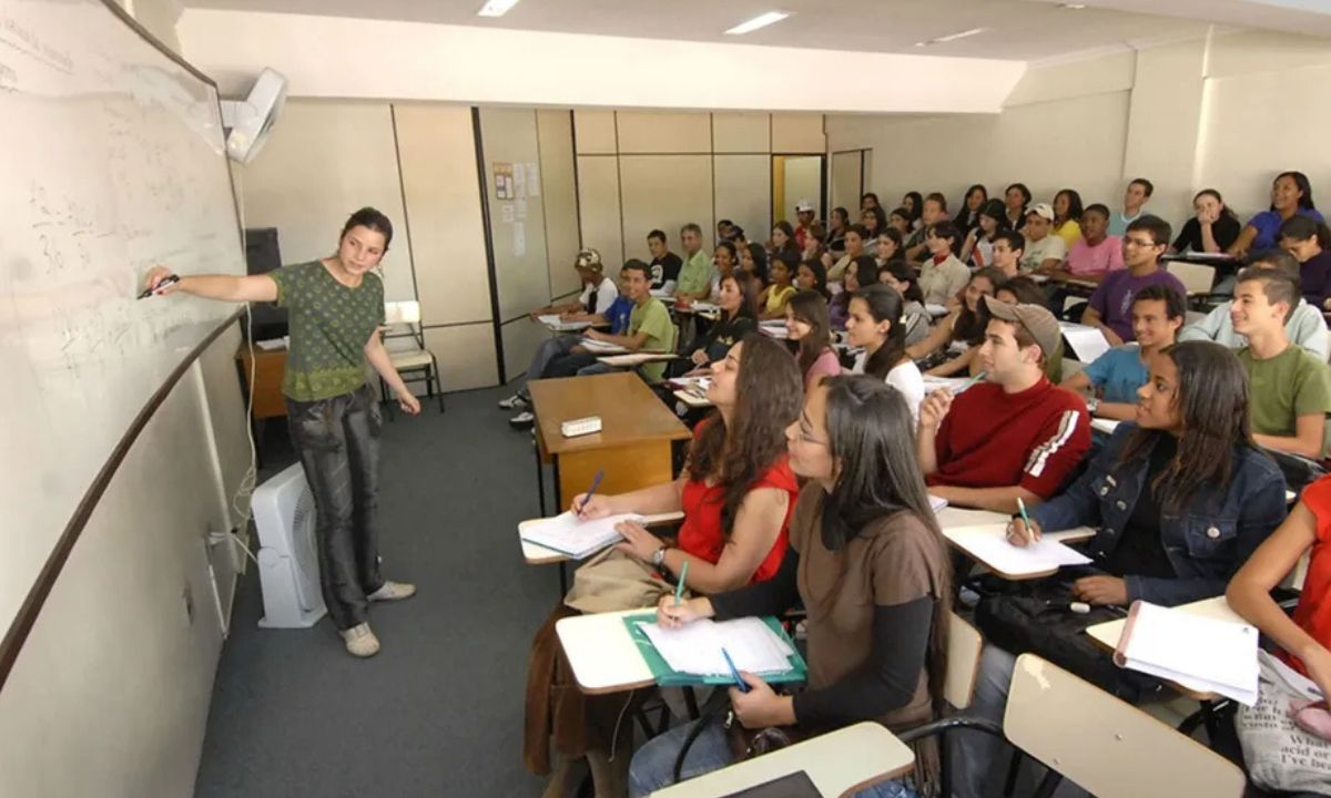 Abertas inscrições para seleção de curso popular de inglês em Juiz de Fora