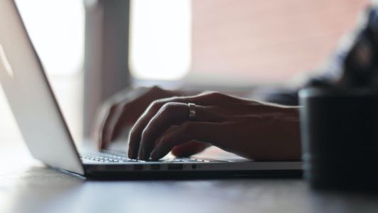 Cursos vão ensinar tecnologia gratuitamente a estudantes