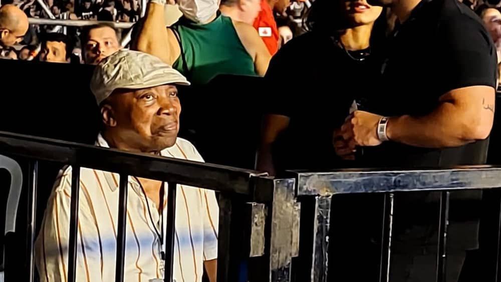 Milton Nascimento aguarda show de Paul McCartney na Arena MRV, em BH