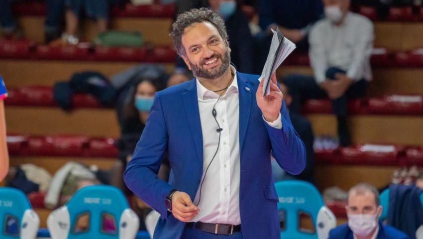 Lavarini recusa proposta do Praia Clube para próxima Superliga; saiba motivo