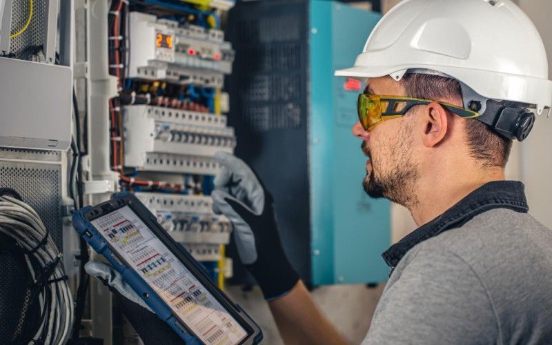 Inovação e segurança elétrica: as práticas que estão redefinindo a indústria