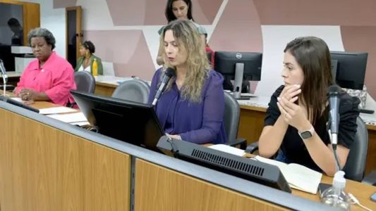 Da direita para esquerda: deputadas Macaé Evaristo (PT), Beatriz Cerqueira (PT) e Lohanna (PV); oposição é maioria na Comissão de Educação