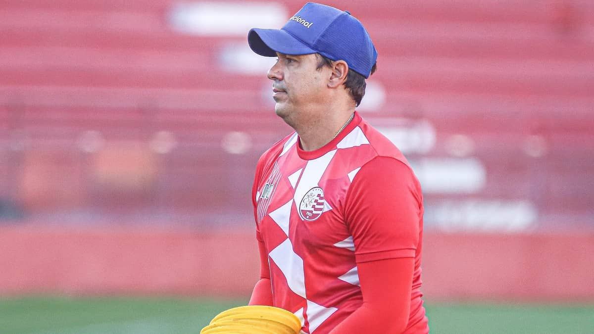 Náutico demite o técnico Dado Cavalcanti