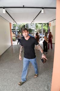 Dado Dolabella vai à delagacia