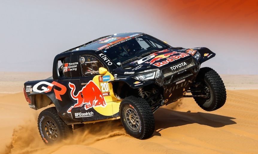 Brasileiro faz história e é 'primeiro piloto' a vencer etapa do Rally Dakar