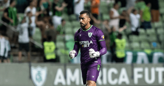 Dalberson, em ação pelo América, em 2024