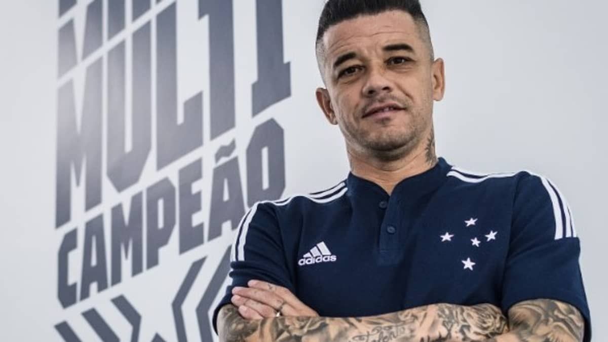 Cruzeiro anuncia D'Alessandro como coordenador de futebol do clube