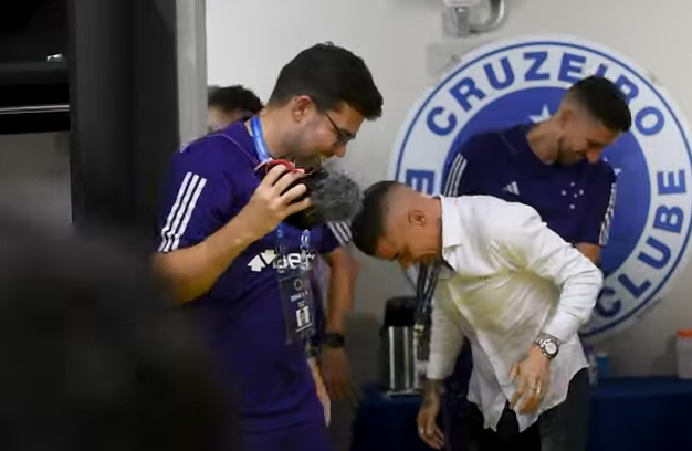 Ronaldo no vestiário e banho em D'Alessandro: a despedida do Cruzeiro em 2023
