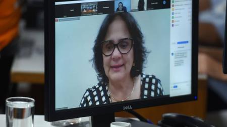 Damares participou da audiência pública de forma remota