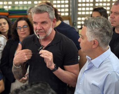 Prefeito Álvaro Damião e vereador Juliano Lopes em agenda no Barreiro