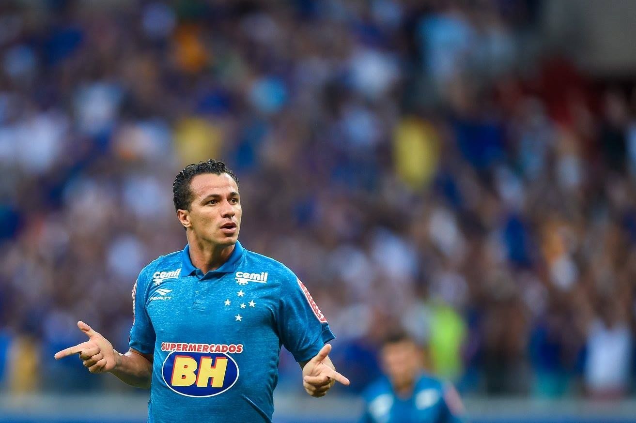 Leandro Damião, ex-Cruzeiro e Inter, anuncia aposentadoria do futebol