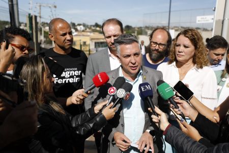 Álvaro Damião (União), prefeito de BH, concede entrevista coletiva