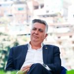 Após missão oficial na China, Damião retorna a BH e visita Feira Hippie