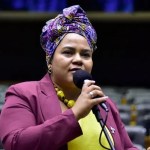 Deputada quer liberação de benefício para mães que se afastarem do trabalho para cuidar de filhos com dengue