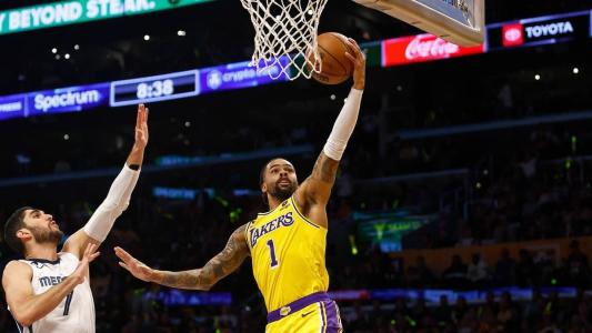 D'Angelo Russell, do Los Angeles Lakers, durante jogo contra o Memphis Grizzlies