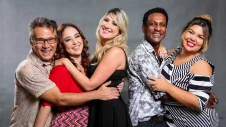 Dani Calabresa e Luís Miranda ao centro
