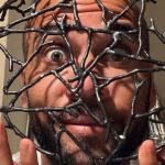 Na prisão, Daniel Alves autografa camisas do Barça que serão trocadas por cigarro