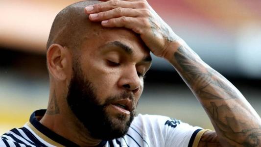 Daniel Alves é acusado de estrupo
