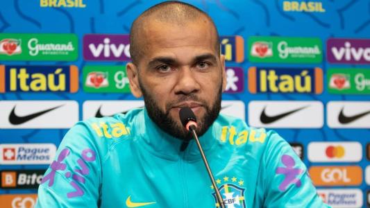 Daniel Alves em coletiva