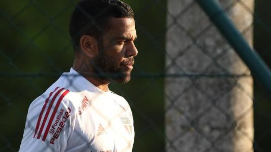 Daniel Alves está detido na Espanha