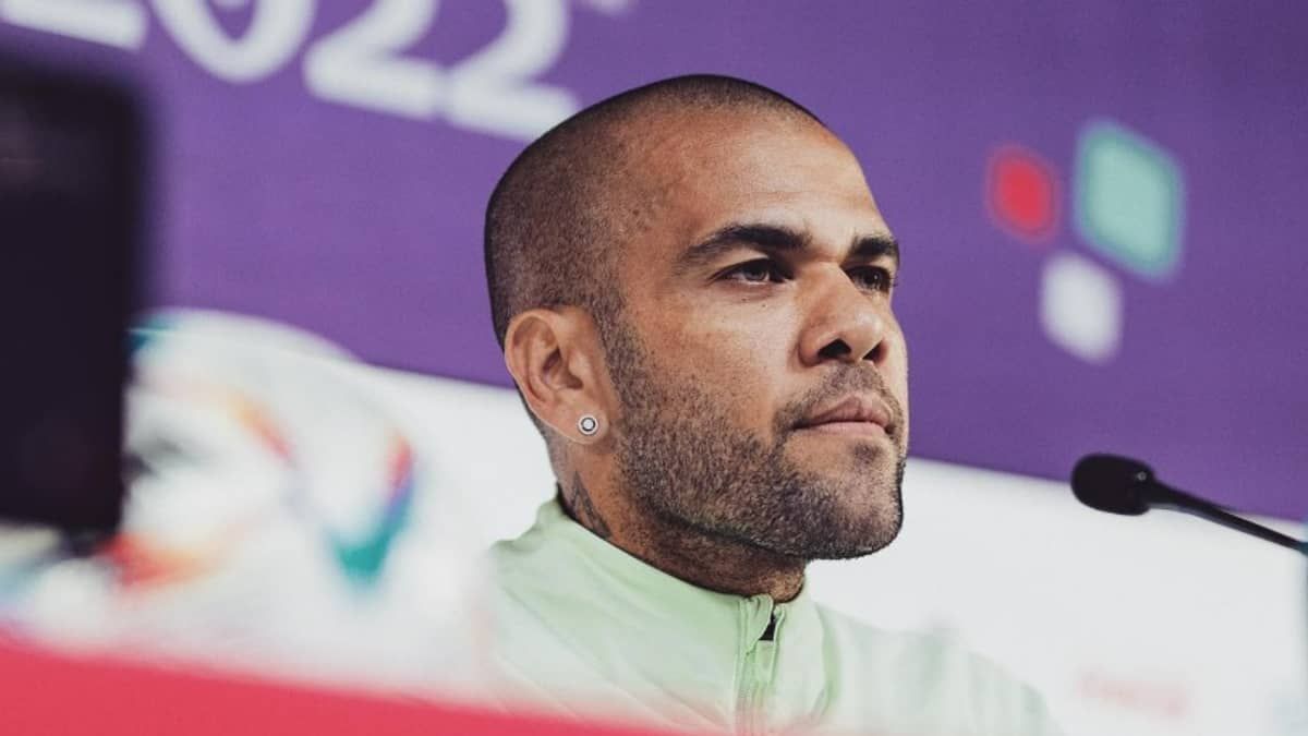 Caso Daniel Alves: advogado do lateral mostra esperança em provar inocência do brasileiro