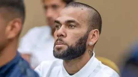 Daniel Alves está preso na Espanha