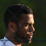 Caso Daniel Alves: estupro teria acontecido sem preservativo, e vítima depende de medicamentos 