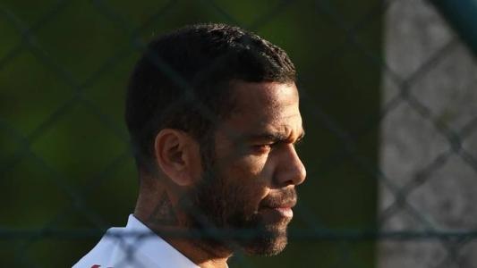 Daniel Alves está preso na Espanha