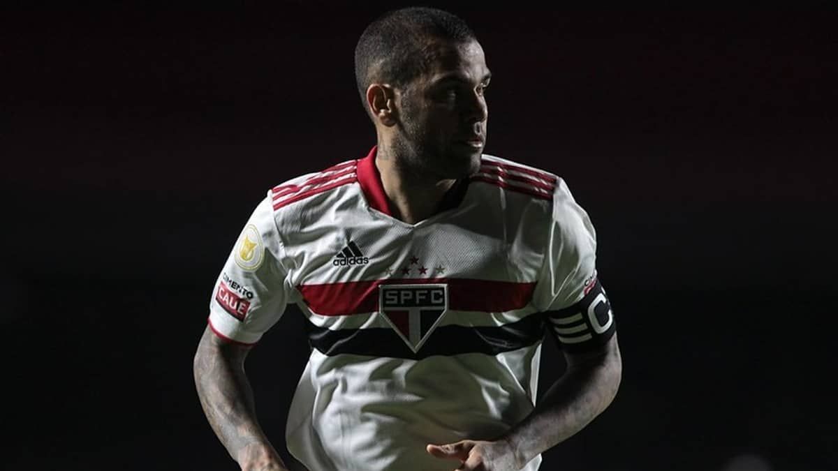 Daniel Alves é investigado por repartição formada majoritariamente por mulheres
