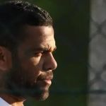 Ex-mulher de Daniel Alves acredita que jogador é inocente: 'colocaria meu corpo no fogo por ele'