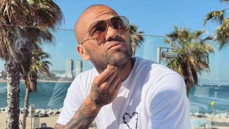 Daniel Alves foi acusado de estupro por uma mulher na Espanha