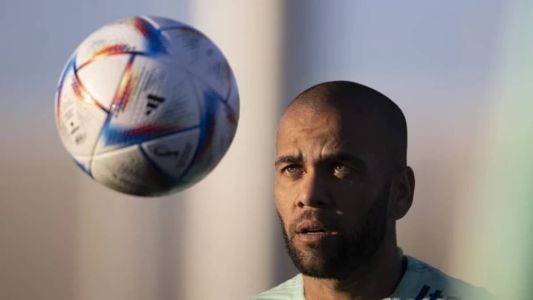 Daniel Alves foi preso nesta sexta-feira (20), em Barcelona