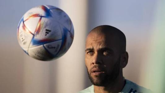 Daniel Alves foi preso nesta sexta-feira (20), em Barcelona