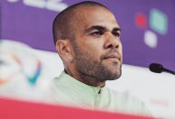 Daniel Alves se desculpa com ex-esposa e diz que 'perdoa' vítima: 'Não sei porque fez tudo isso'