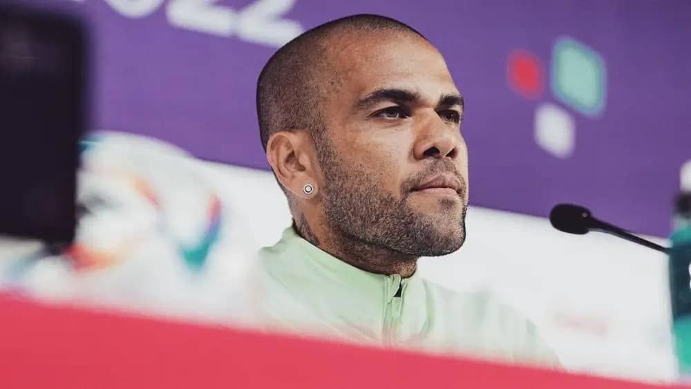 Daniel Alves oferece R$ 800 mil a denunciante para reduzir condenação