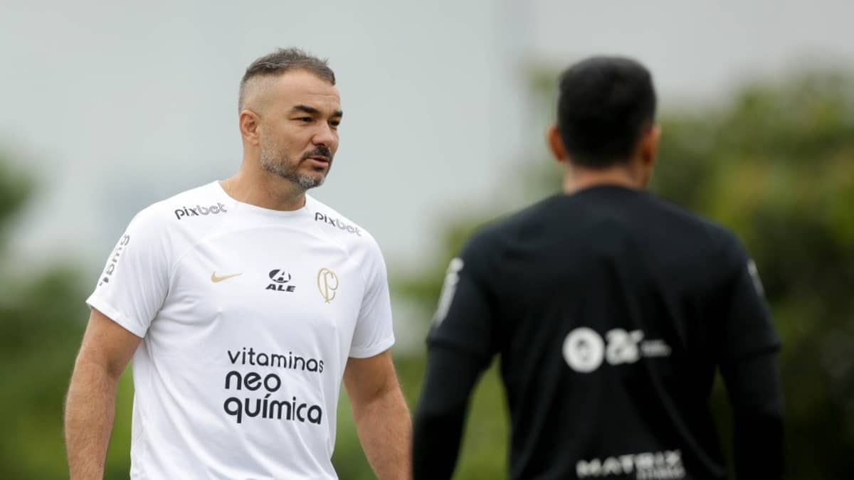 Ultrapassado? Preparador do Corinthians explica trabalhos na areia